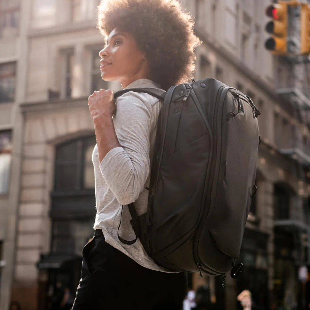Peak Design Travel Backpack 45L -päiväreppu, musta