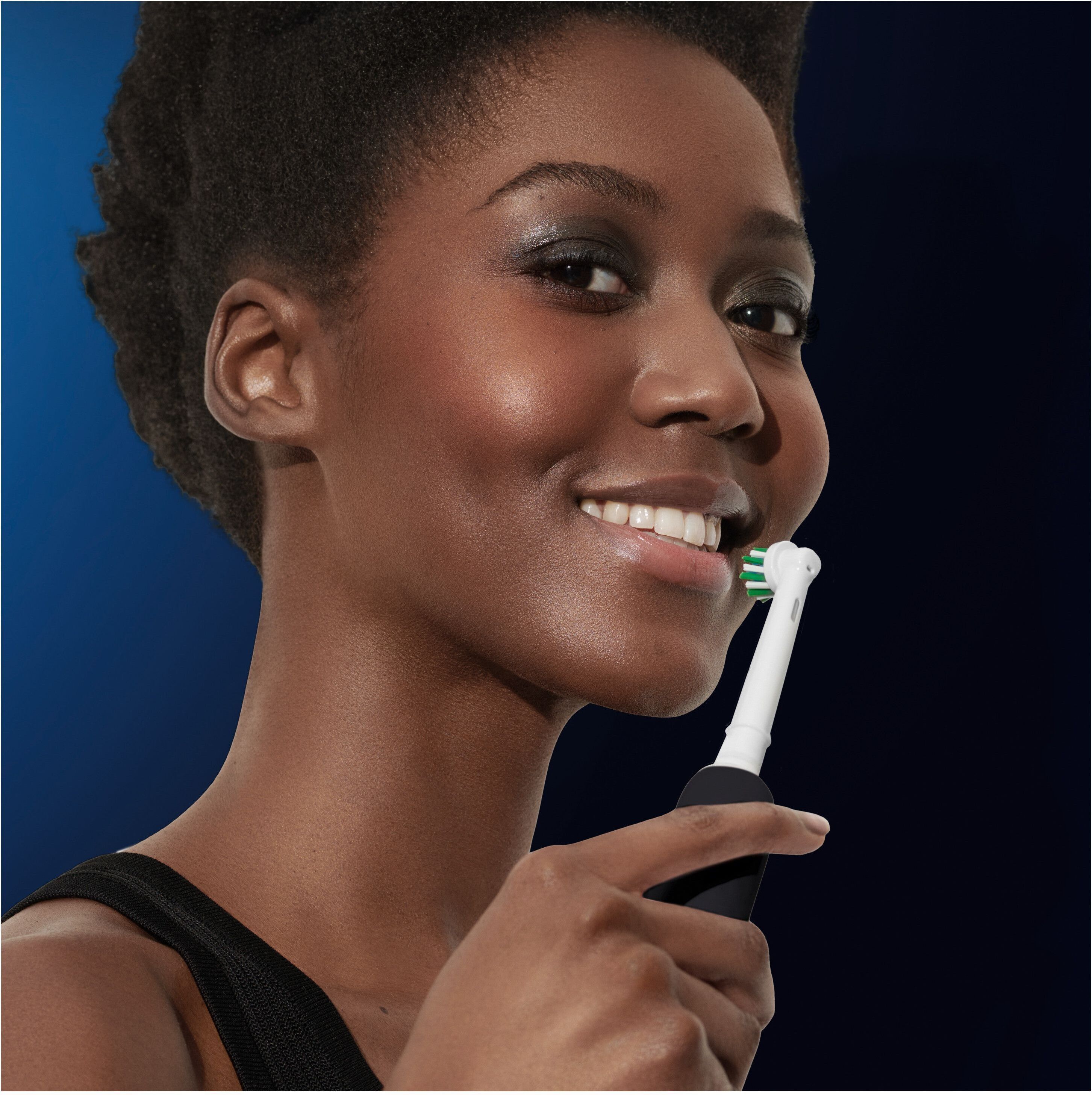 Oral-B Pro Series 1 -sähköhammasharja, musta