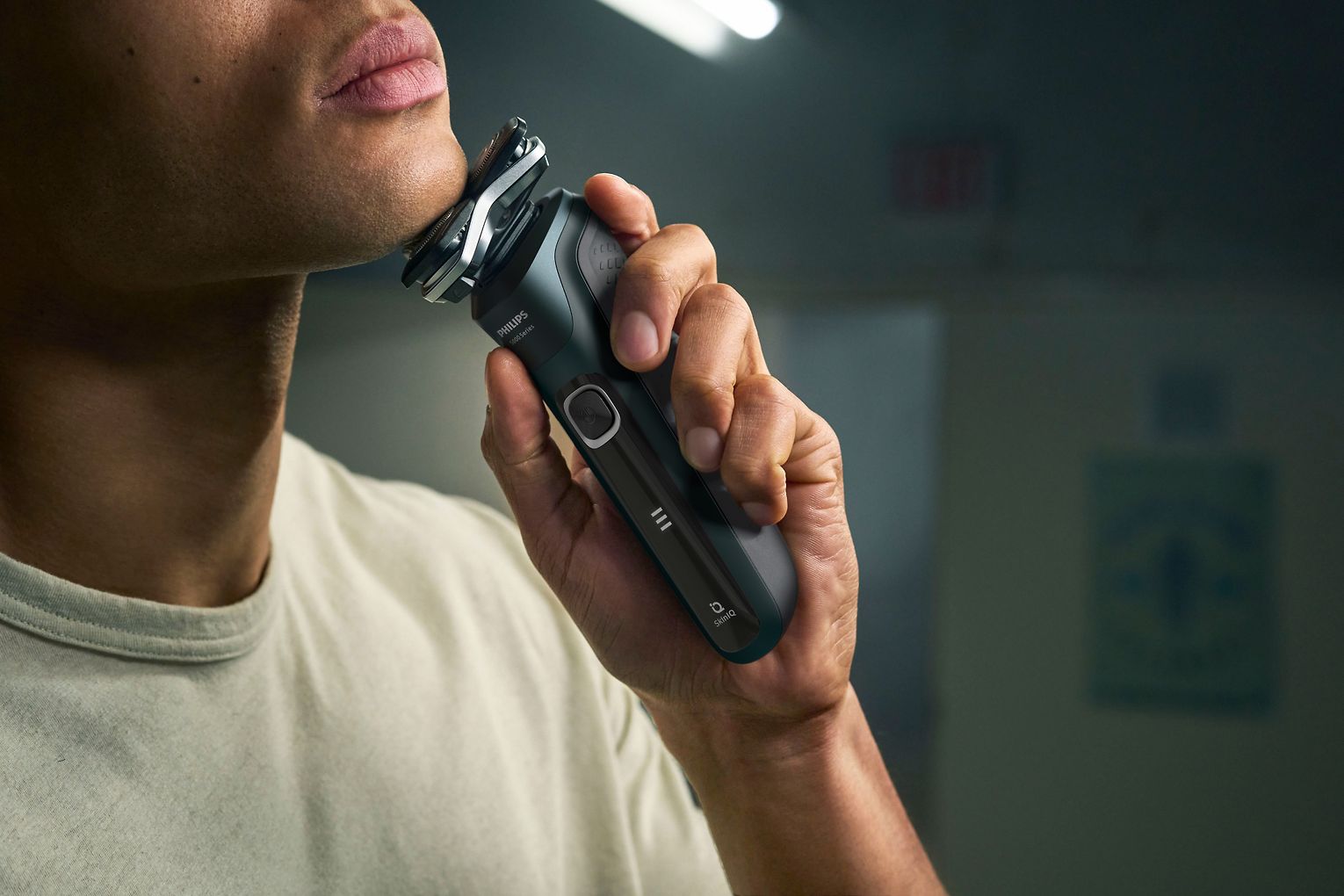 Philips Shaver Series 5000 S5884/69 -parranajokone puhdistusasemalla ...