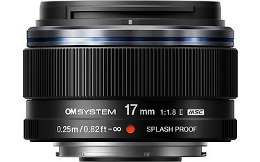 OM System 17 mm F1.8 II objektiivi suoraan sivusta ylöspäin