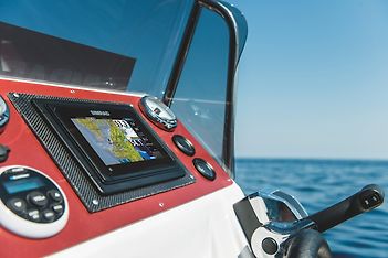 Simrad GO7 XSR -kaikuplotteri HDI-peräpeilikaikuanturilla, kuva 7