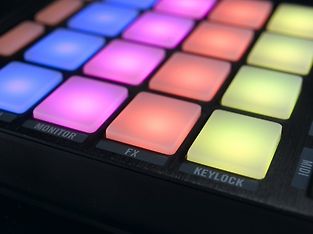 Native Instruments Traktor Kontrol F1 DJ-ohjain, kuva 6