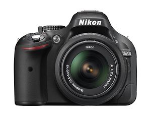 Nikon D5200 musta järjestelmäkamera + 18-55 VR-objektiivi