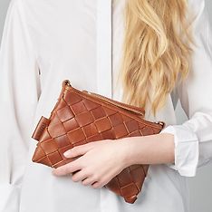 Lumi Toarie Woven Clutch Small -laukku, konjakki, kuva 3