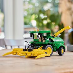 LEGO Technic 42168  - John Deere 9700 Forage Harvester, kuva 3