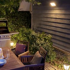 Philips Hue Discover Outdoor -älyvalonheitin, musta, 2300 lm, kuva 6