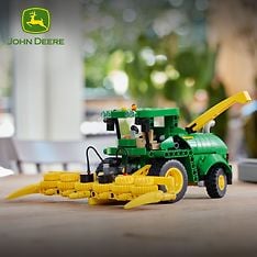 LEGO Technic 42168  - John Deere 9700 Forage Harvester, kuva 9