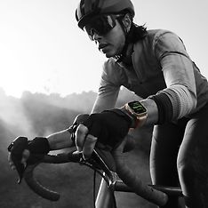 Apple Watch Ultra 2 (GPS + Cellular) 49 mm titaanikuori ja oliivinvihreä Alpine-ranneke, keskikokoinen (MREY3), kuva 7
