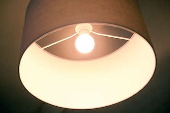 Philips SceneSwitch 5,5 W LED-älylamppu sisäänrakennetulla himmennystoiminnolla, E14-kantaan, kuva 10
