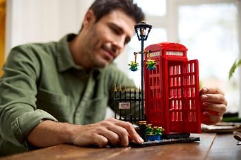 LEGO Ideas 21347  - Lontoon punainen puhelinkoppi, kuva 12