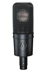 Audio-Technica AT4040 kardioidikondensaattorimikrofoni joustoadapterilla