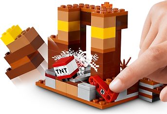LEGO Minecraft 21167 - Kauppa-asema – 