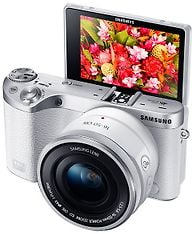 Samsung NX500 + 16-50mm PZ OIS, valkoinen