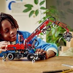 LEGO Technic 42144 - Materiaalinkäsittelykone, kuva 8