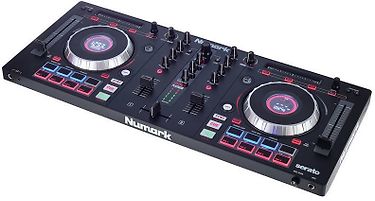 Numark Mixtrack Platinum -DJ-ohjain