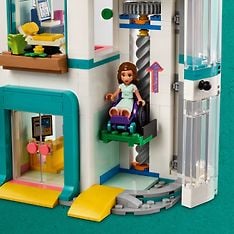 LEGO Friends 42621  - Heartlake Cityn sairaala, kuva 4