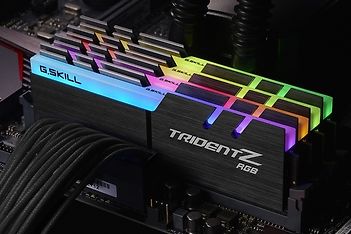 G.Skill Trident Z DDR4 3600 Mhz 32 Gt -muistimodulipaketti