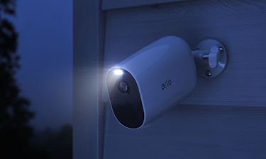 Arlo Essential XL Spotlight -valvontakamera LED-valolla, valkoinen, kuva 6