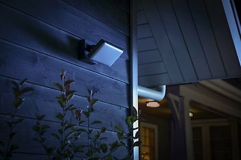 Philips Hue Discover Outdoor -älyvalonheitin, musta, 2300 lm, kuva 9